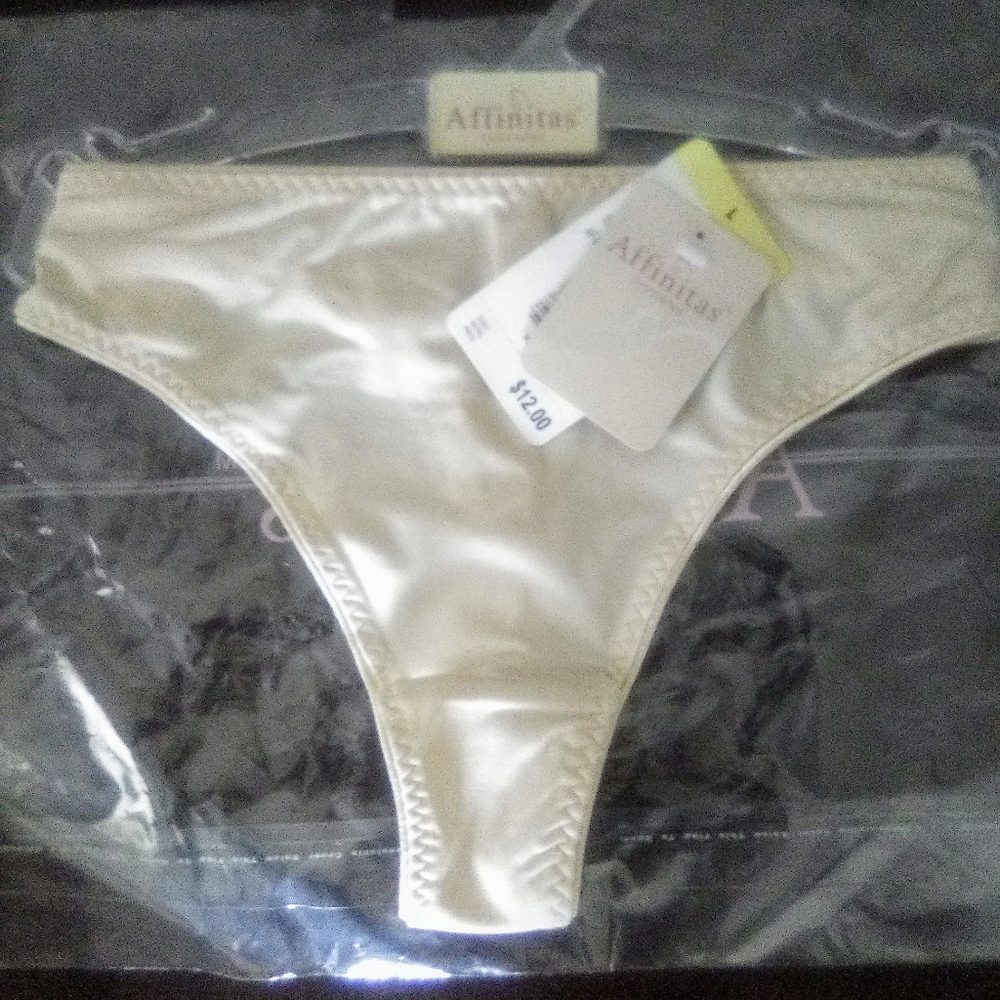 Affinitas Intimates 6 Pair Thong Bundle